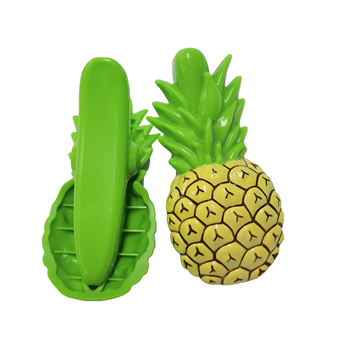 Pineapple Beach Towel Clips
