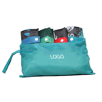 4 Shopping Bags With a Carrying Case